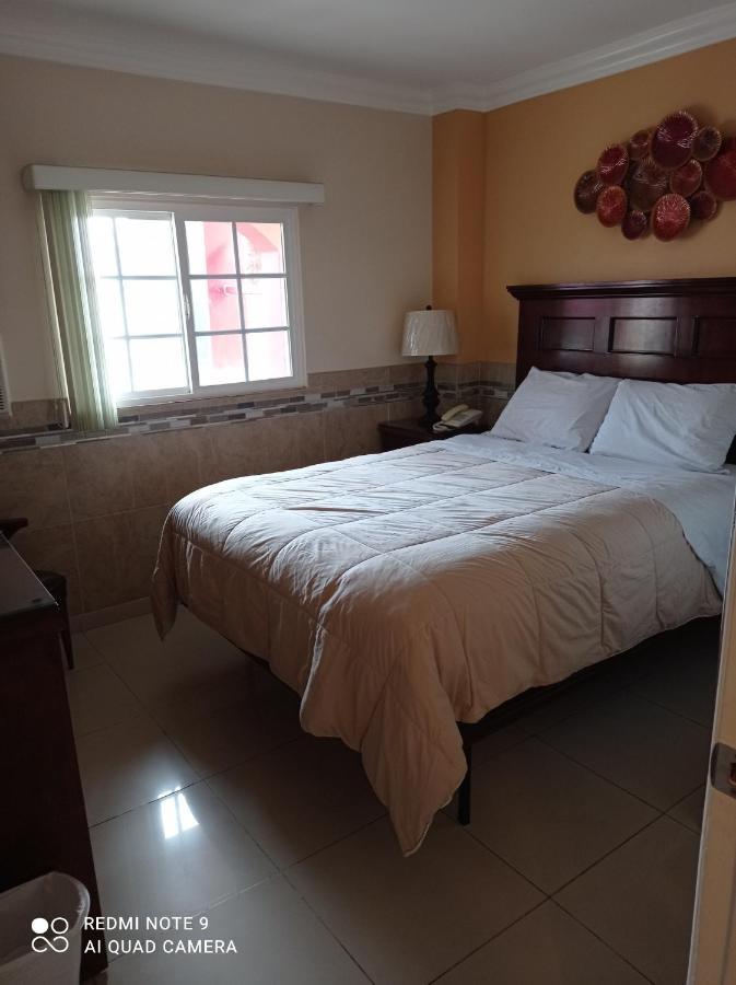 Suites Leon Rojo ติฮัวนา ภายนอก รูปภาพ